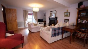 TV - Trafalgar Road 21 (Tenby)