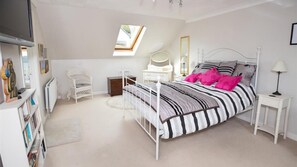 4 Schlafzimmer, Bügeleisen/Bügelbrett, kostenloses WLAN, Bettwäsche