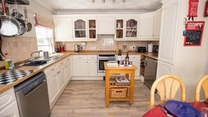 Private kitchen - The Lavenders (Tenby)