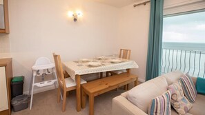 Dining - Waters Edge 14 (Saundersfoot)
