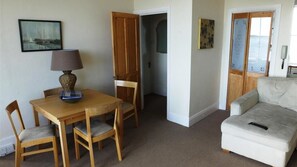 TV - St Catherines 2 Flat 3 (Tenby)