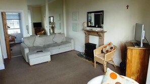 TV - St Catherines 2 Flat 3 (Tenby)