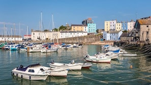 Marina - South Beach Court 5 (Tenby)
