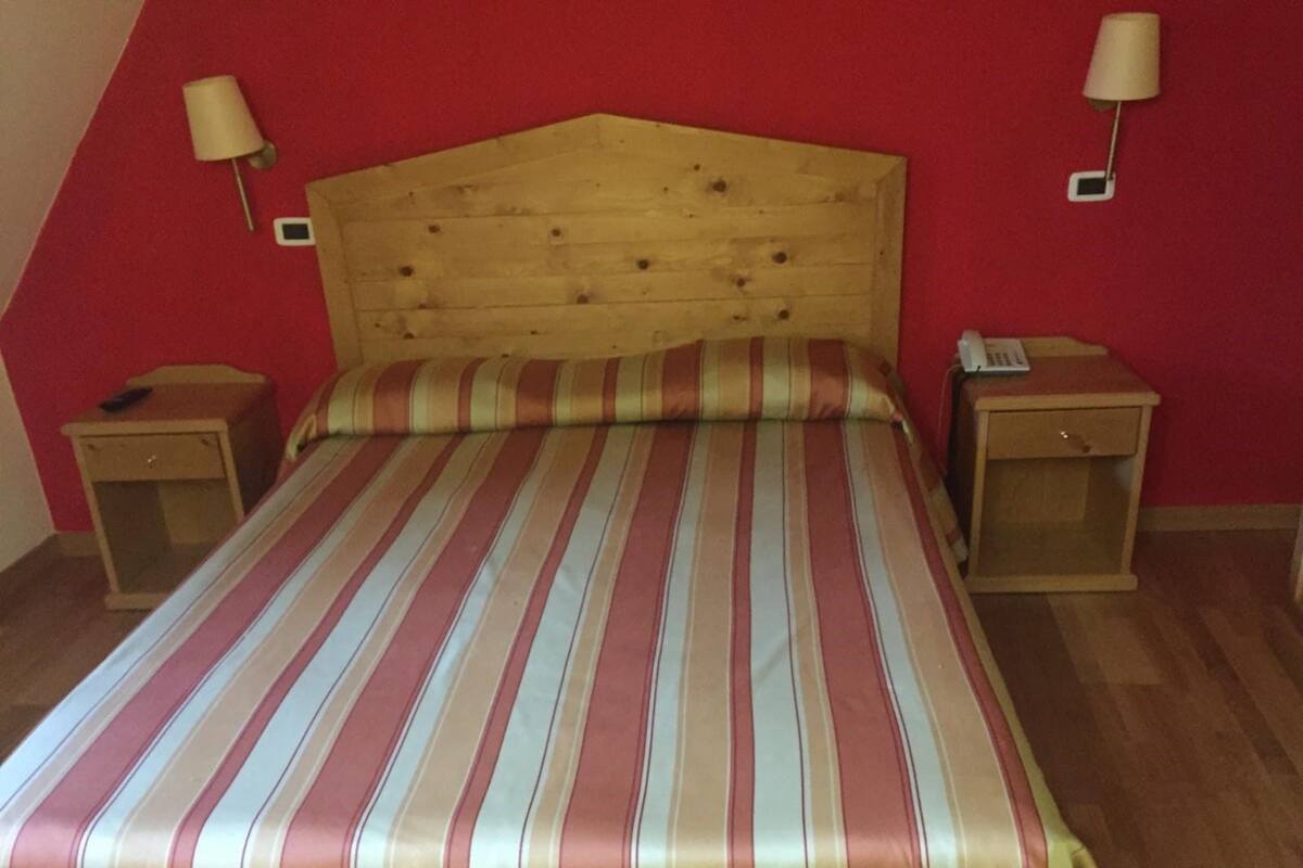 Desk, cots/infant beds, rollaway beds, free WiFi