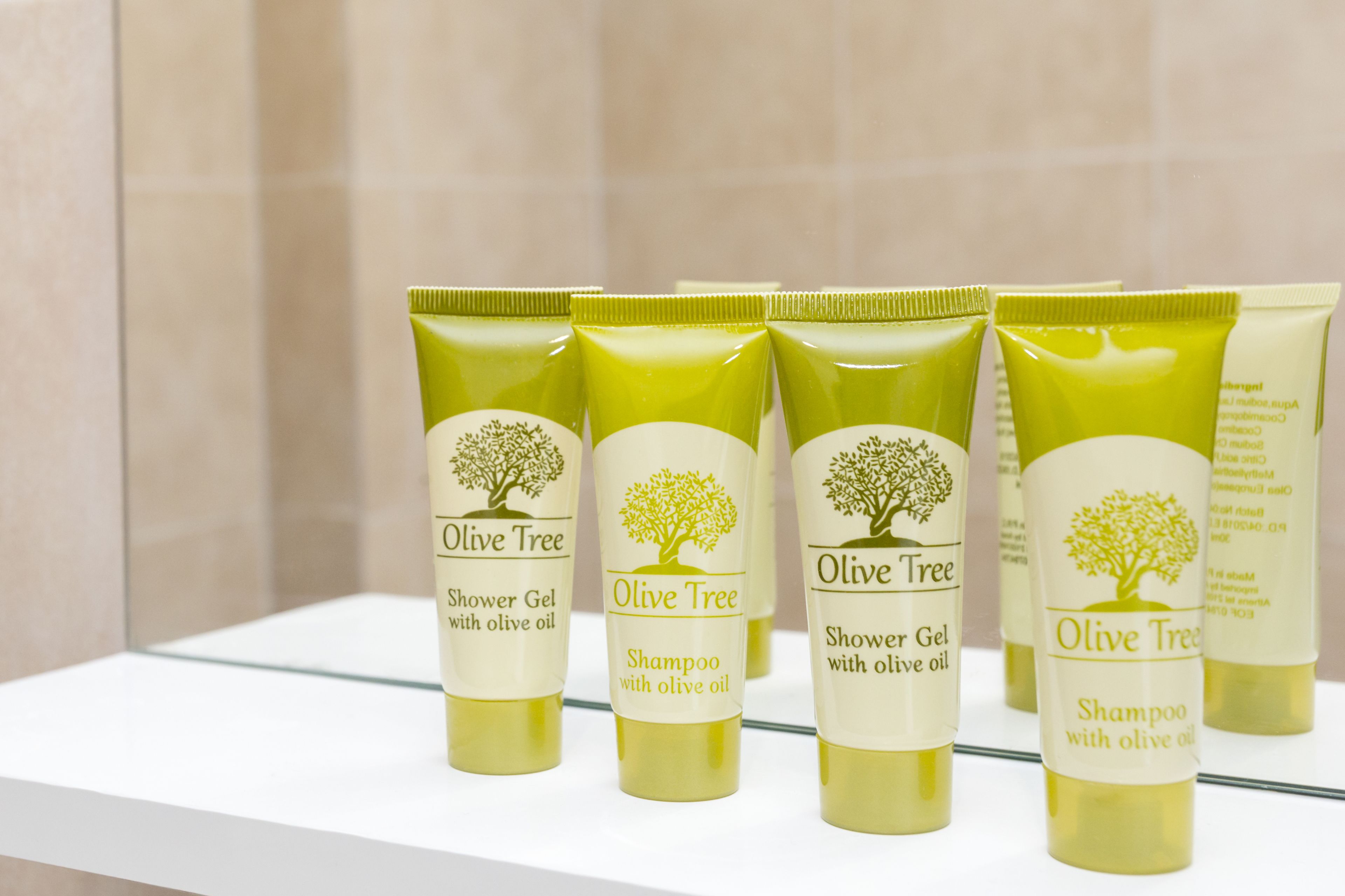 family apartment, 2 bedrooms, partial sea view | bathroom | shower, free toiletries, hair dryer, towels