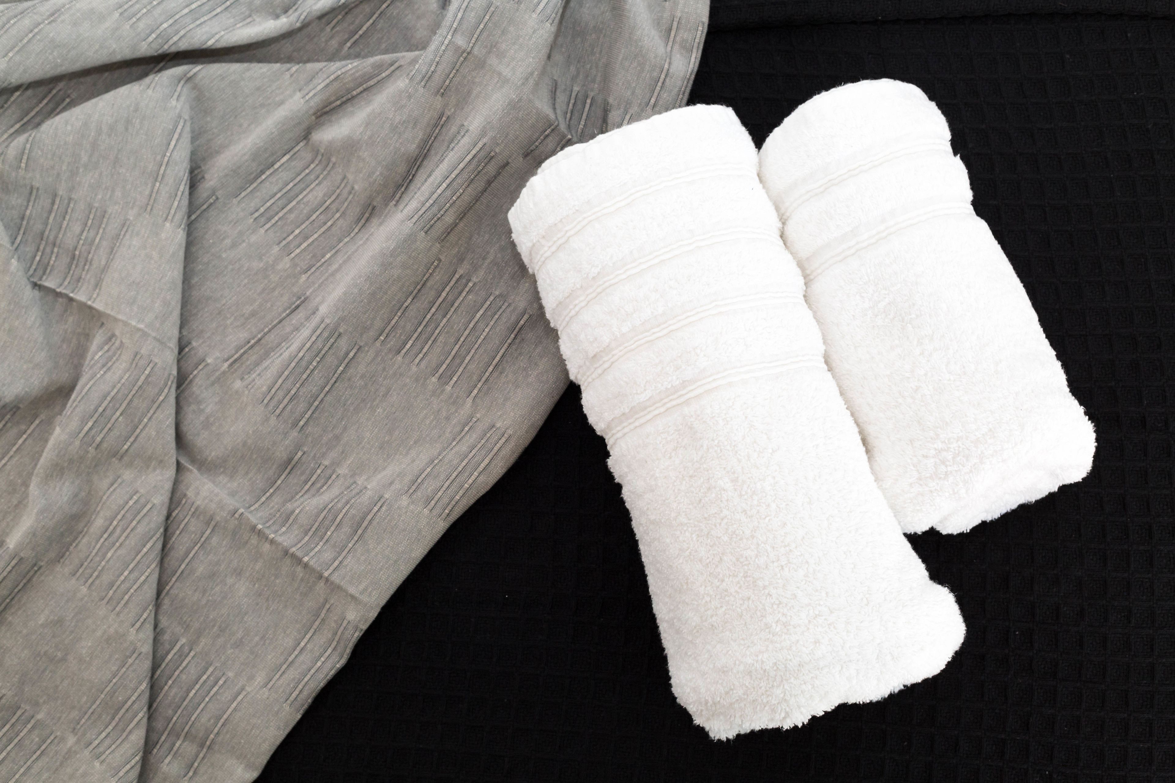 single room, balcony, garden view | in-room safe, desk, free wifi, bed sheets