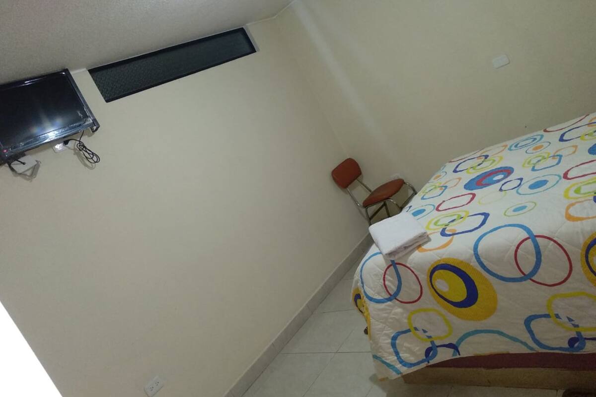 Double Room | In-room safe, iron/ironing board (on request), free WiFi, bed sheets