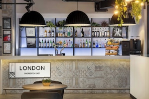 Bar (on property) - Four Points Flex by Sheraton London Shoreditch East (London)