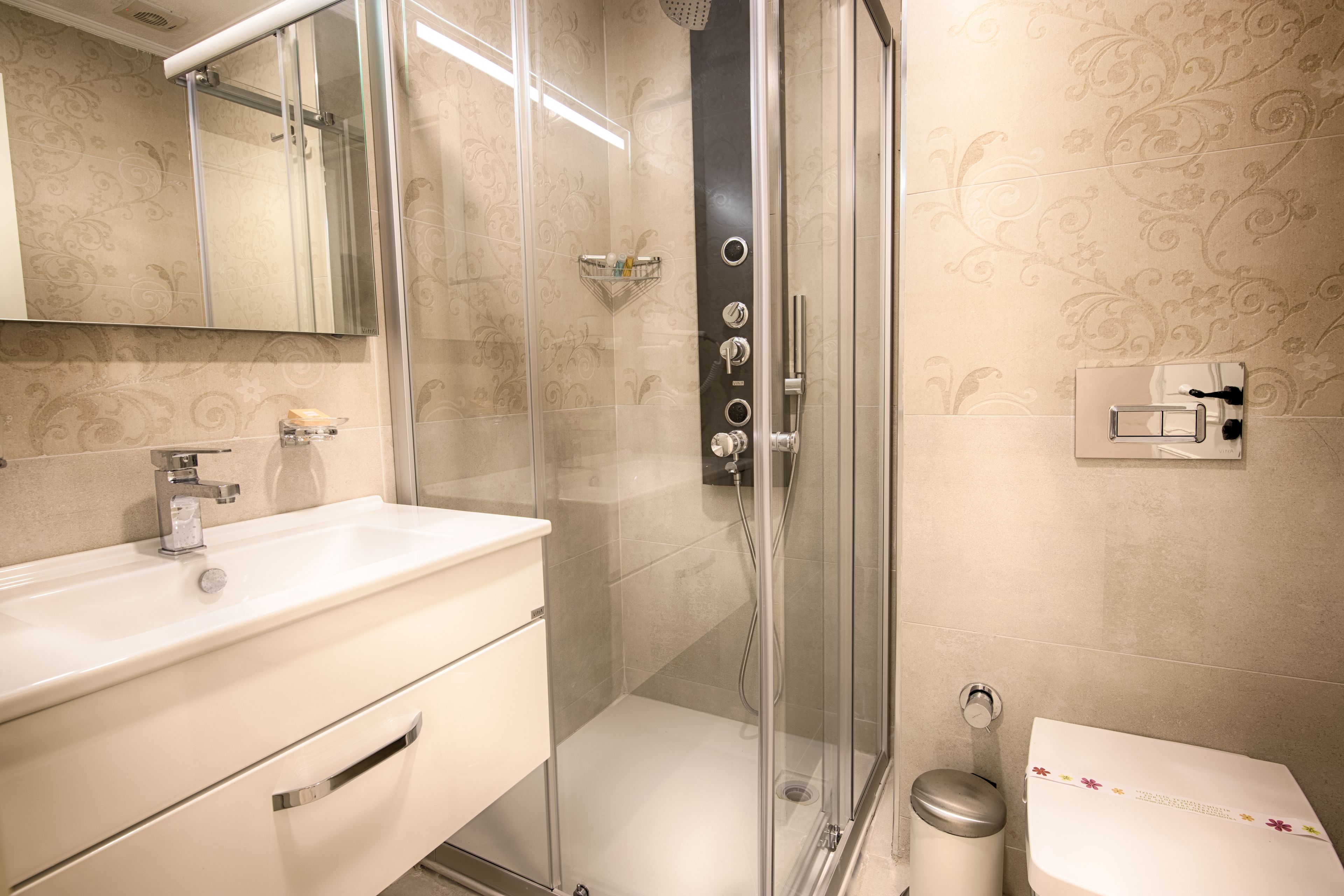 double room with garden view - 1 queen bed | bathroom | shower, free toiletries, hair dryer, slippers