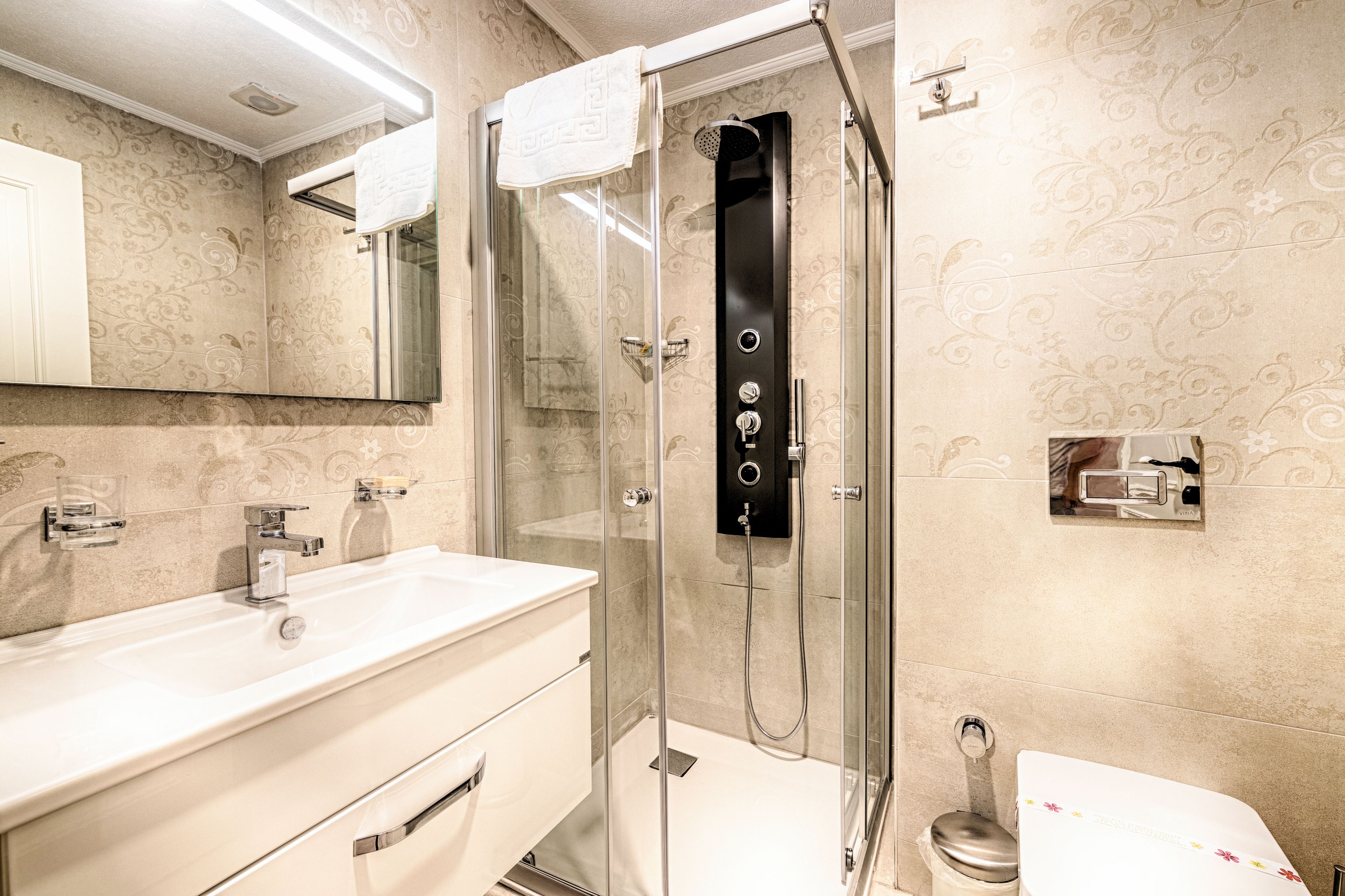 double room with balcony - 1 queen bed | bathroom | shower, free toiletries, hair dryer, slippers