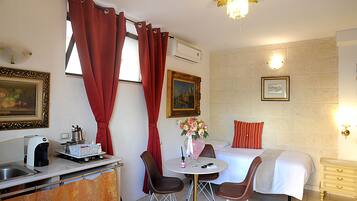 Superior-Suite, Mehrere Betten, Nichtraucher, Erdgeschoss | Eigene Küche | Kühlschrank, Herdplatte, Espressomaschine