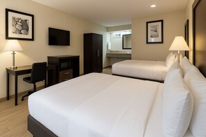 Deluxe Room, 2 Queen Beds, Non Smoking | 15 bedrooms, Egyptian cotton sheets, premium bedding - Quality Inn Escondido San Diego North County (Escondido)