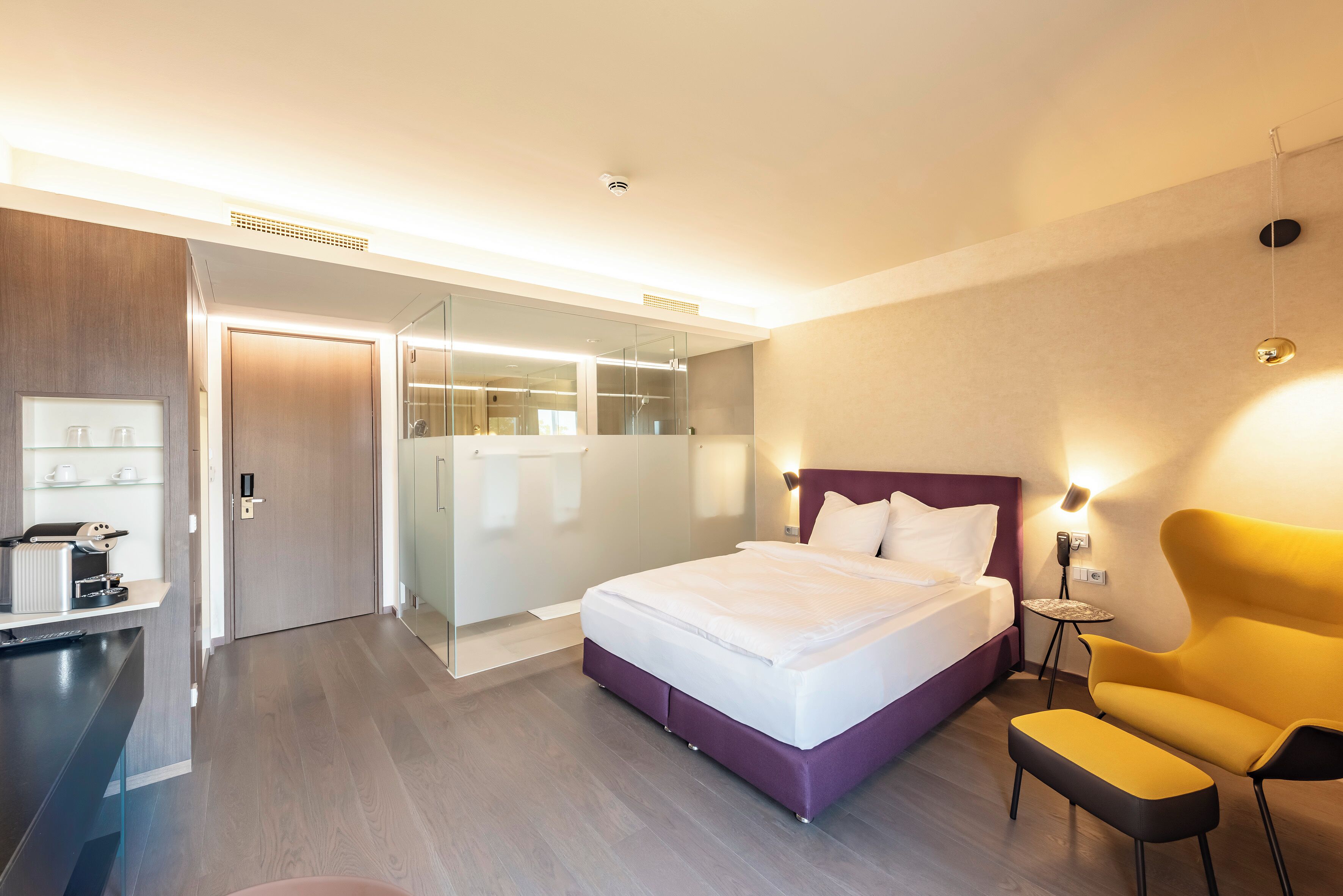 Habitación doble superior, 1 cama de matrimonio | Minibar, caja fuerte, escritorio y cortinas opacas