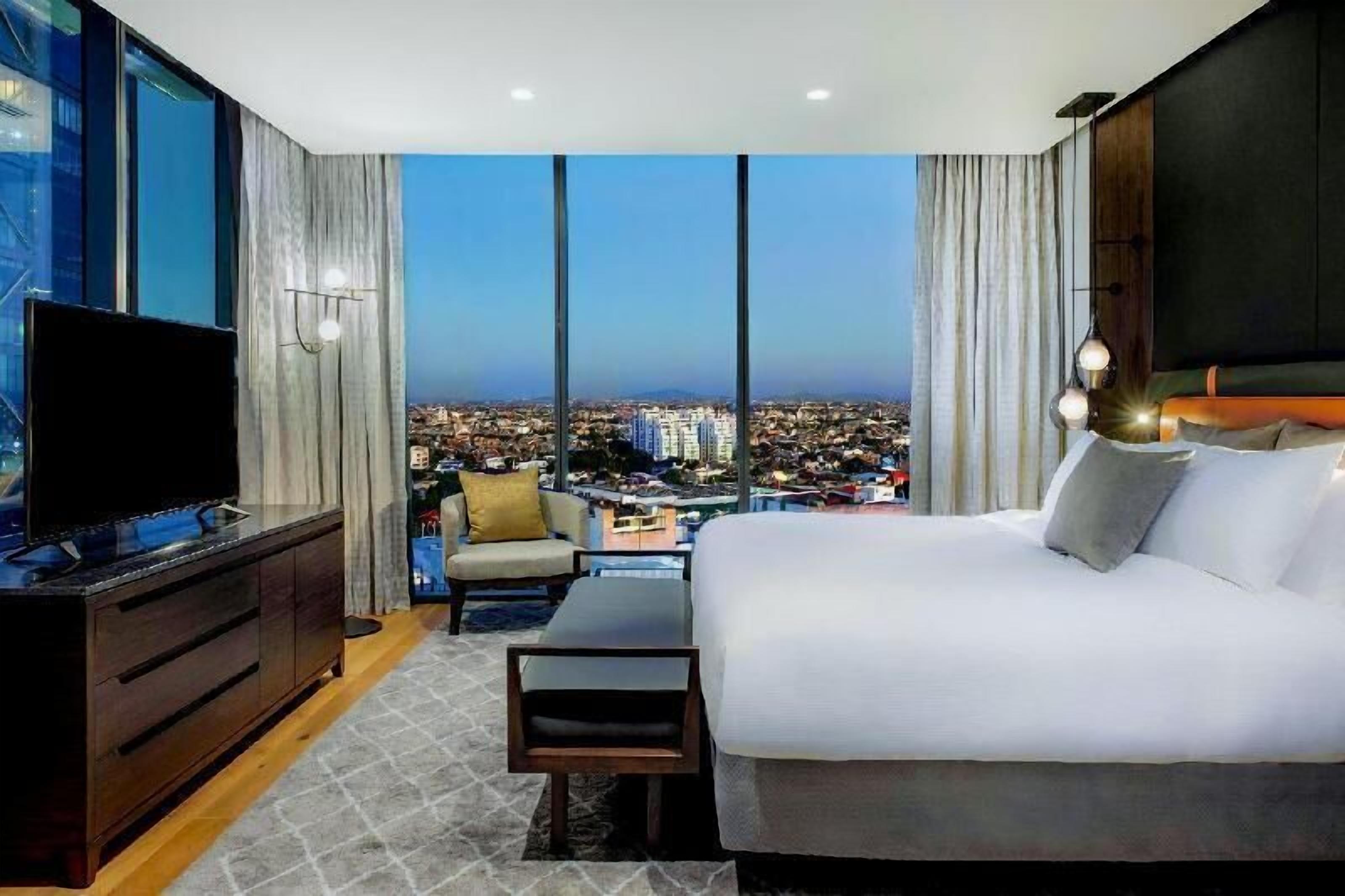 Hypo-allergenic bedding, down duvets, minibar, in-room safe