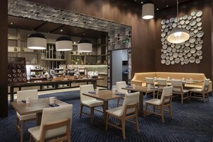 Desayuno buffet todos los días (con cargo)