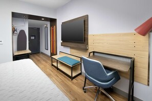 Escritorio, wifi gratis, ropa de cama