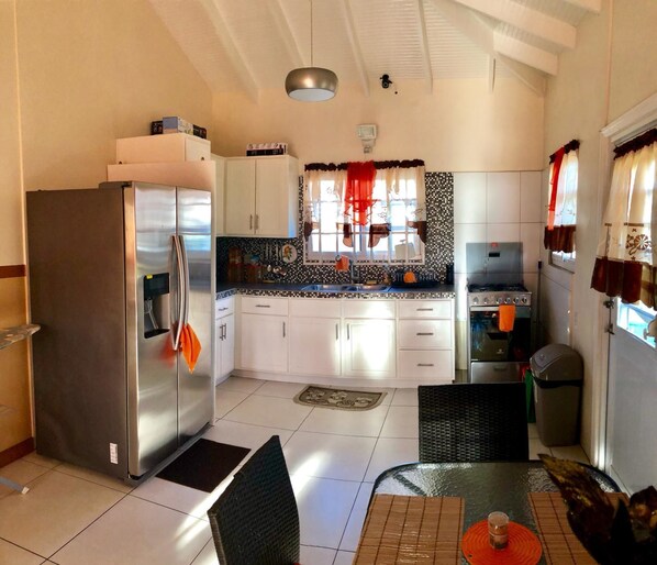 Comfort House, 2 Queen Beds, Non Smoking | Private kitchen | Fridge, microwave, oven, stovetop - Shades of Grey (St. John's)