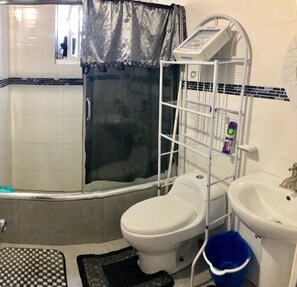Comfort House, 2 Queen Beds, Non Smoking | Bathroom | Shower, towels