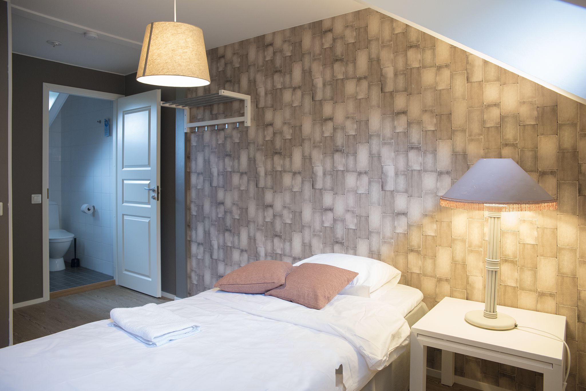 standard single room | iron/ironing board, free wifi, bed sheets