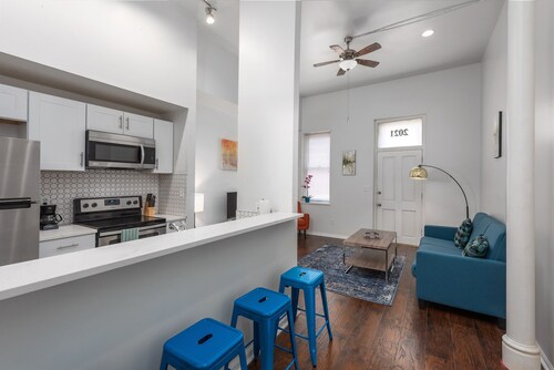 Apts at S 8th by NamaStay