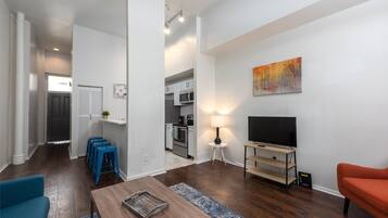 City Apartment, 1 Bedroom, Non Smoking, Kitchen | Living area | Plasma TV