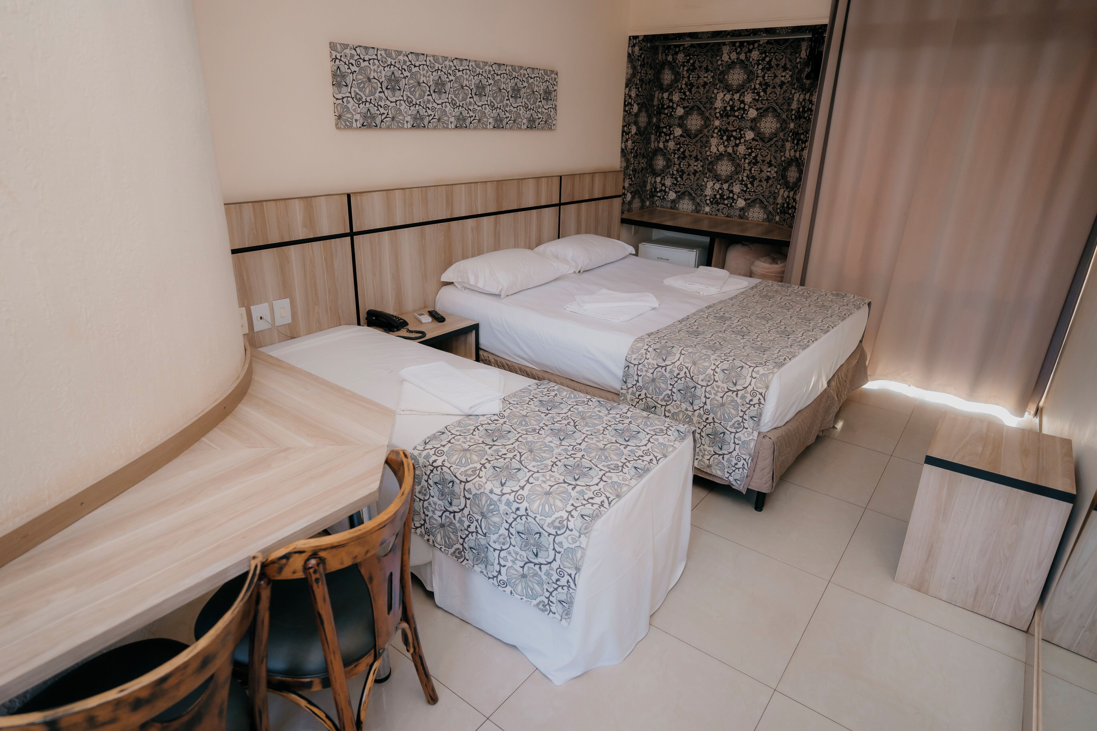 Deluxe-værelse til 3 personer | 1 soveværelse, minibar, mørklægningsgardiner, gratis Wi-Fi