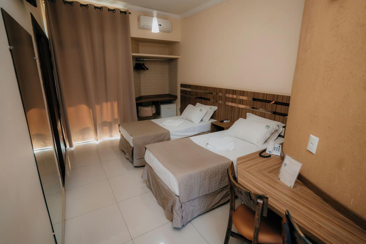 Chambre Deluxe avec lits jumeaux | 1 chambre, minibar, rideaux occultants, Wi-Fi gratuit