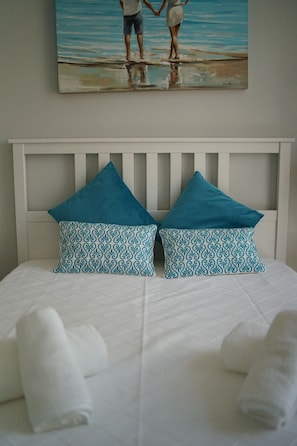 City-Doppelzimmer, 1 Doppelbett, Gemeinschaftsbad, Stadtblick | 4 Schlafzimmer, individuell dekoriert, individuell eingerichtet