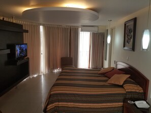Suite (Principal) | Minibar, in-room safe, desk, free WiFi - El Brujo Hotel - La Merced (Trujillo)