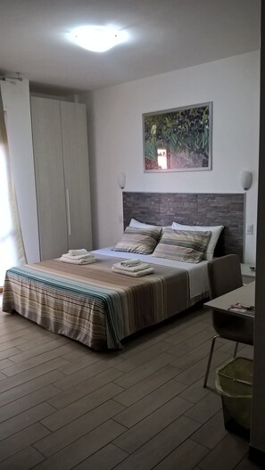 Family Quadruple Room, 1 Bedroom, Kitchen, Garden View (Via Gallicano nel Lazio, 1) | Egyptian cotton sheets, premium bedding, down comforters - Vacanza a Casa (Rome)