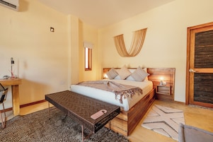 Deluxe Double Room, Sea View | Bed sheets