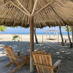Privatstrand, weißer Sandstrand
