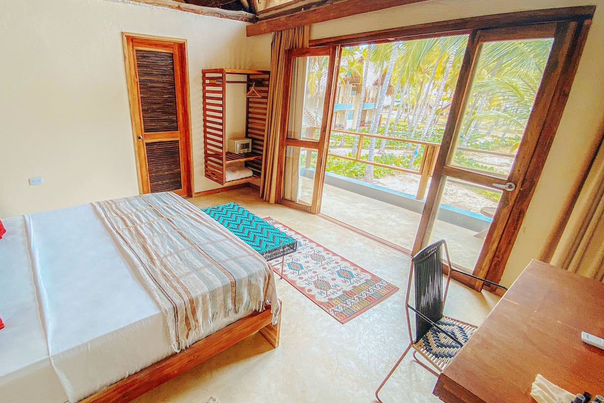 Studiosuite, Balkon, Gartenblick