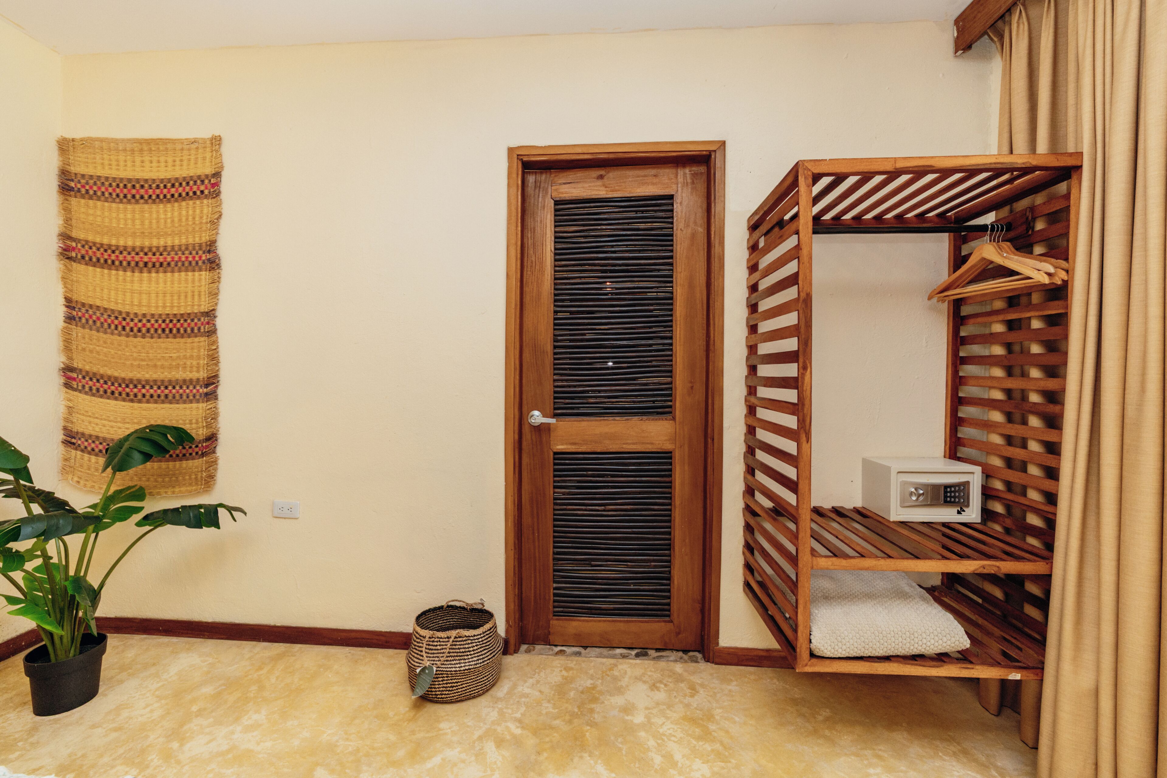 Quarto casal luxo | Cofre