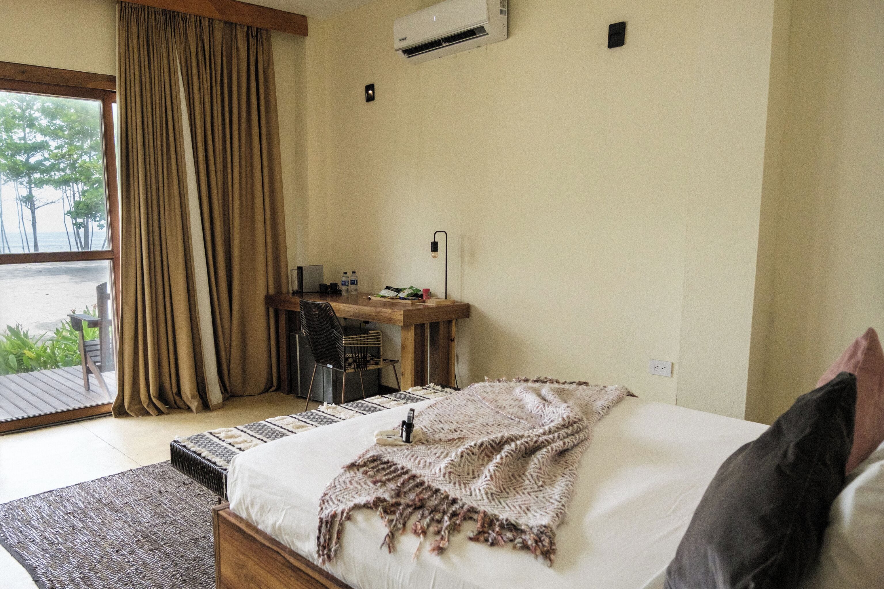 Deluxe tweepersoonskamer, uitzicht op zee | Beddengoed