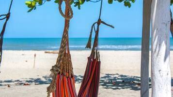 Privatstrand, weißer Sandstrand