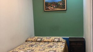 Basic-Doppelzimmer zur Einzelnutzung, 1 grosses Einzelbett, eigenes Bad
