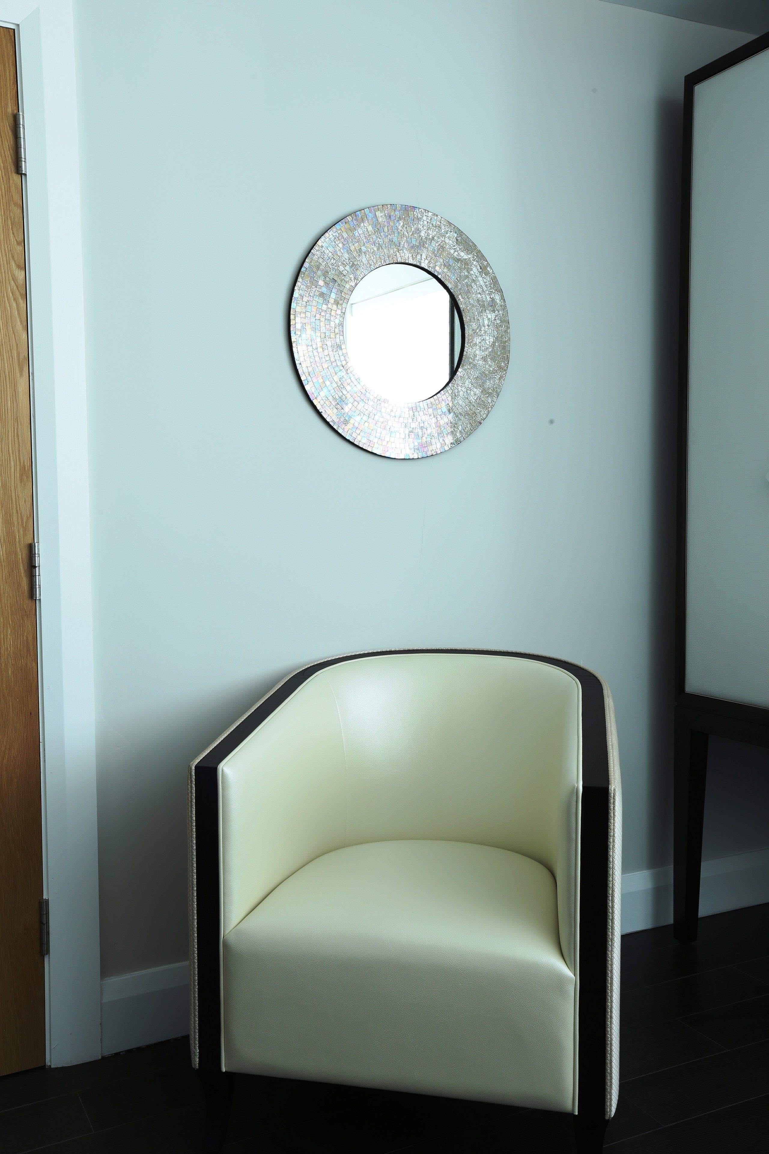 Smart TV de 42 pulgadas con canales digitales, una televisión