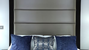 Children of Lir Double/twin | 1 bedroom, Egyptian cotton sheets, premium bedding, Select Comfort beds