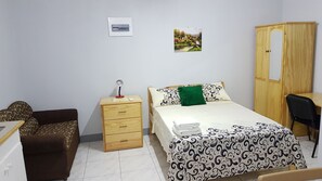 Studiolejlighed - 1 dobbeltseng - delvis havudsigt | Premium-sengetøj, pengeskab på værelset, individuelt design