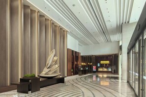 Lobby - Zhejiang Marriott Hotel (Zhenjiang)