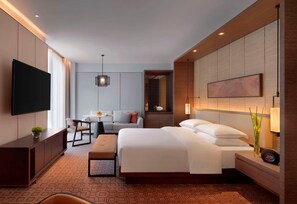 1 bedroom, minibar, in-room safe, desk - Zhejiang Marriott Hotel (Zhenjiang)