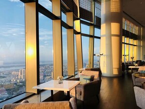 2 restaurants, breakfast, lunch, dinner served; Chinese cuisine 