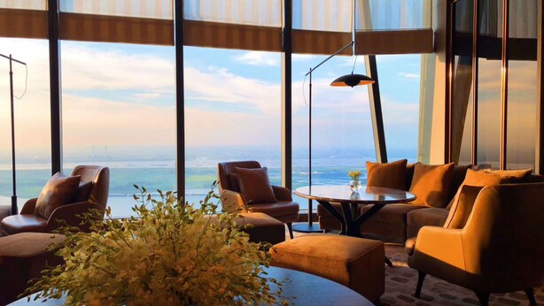 2 restaurants; breakfast, lunch and dinner served  - Zhenjiang Marriott Hotel (Zhenjiang)