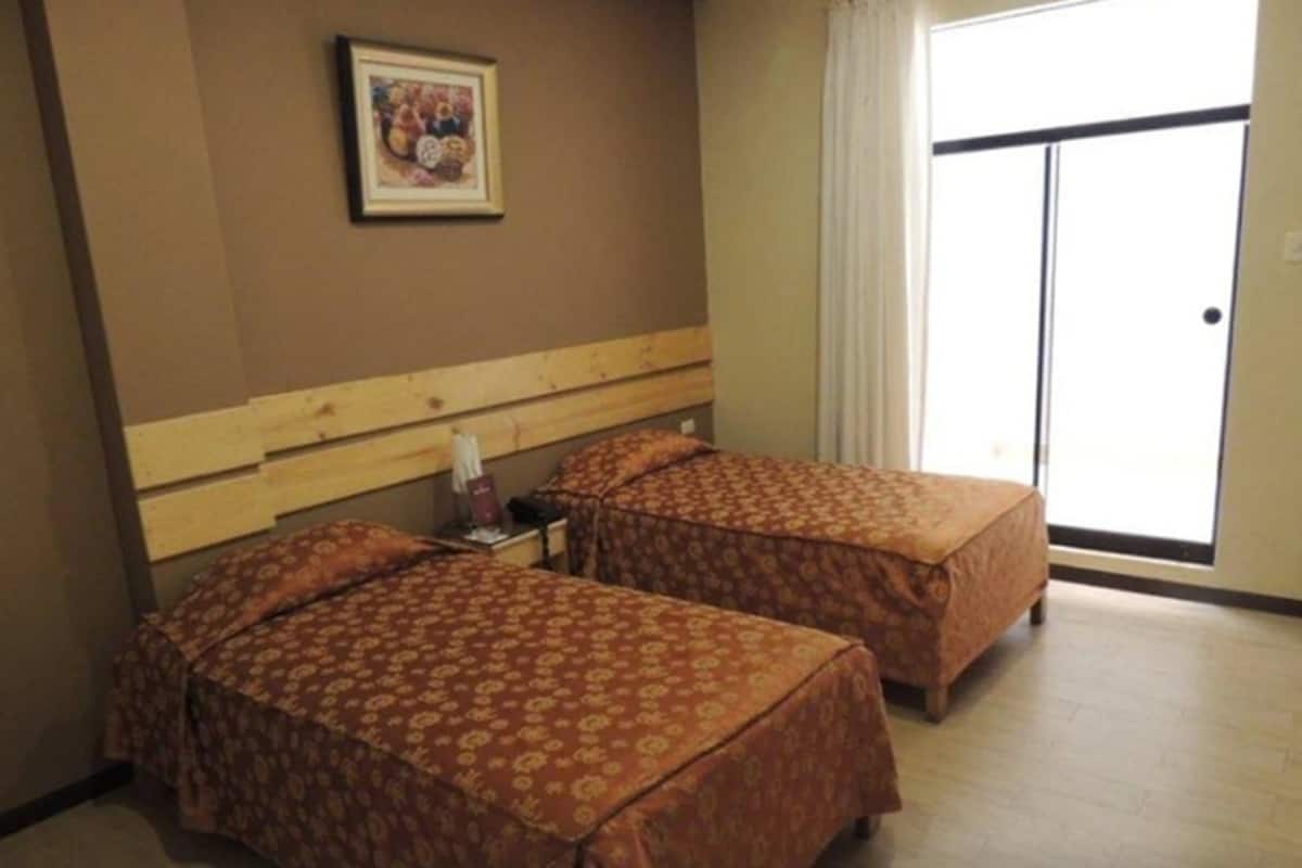 Minibar, escritorio, insonorización y wifi gratis