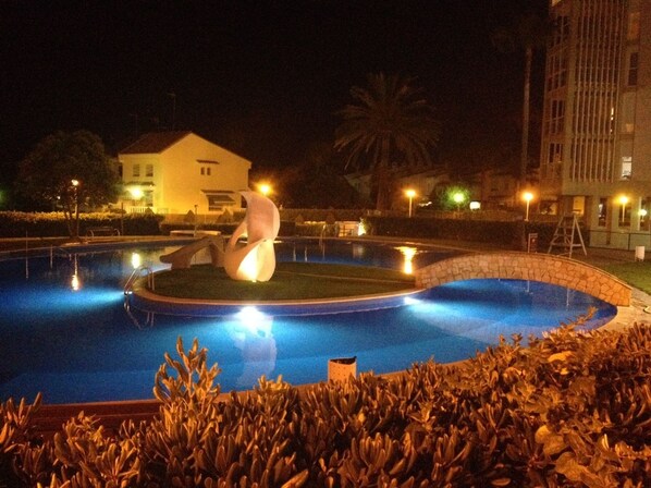 2 piscinas externas