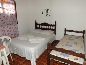 Triple Room | Free WiFi - Pousada Cantinho das Mangueiras (Santana do Riacho)
