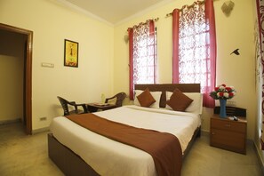 Deluxe Room, 1 Queen Bed