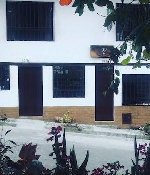 Front of property - Kfe L Hostel (Calarcá)