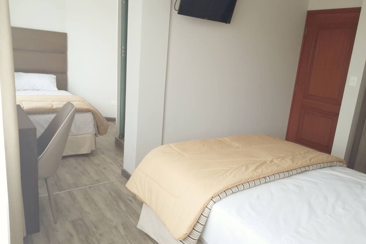 Habitación familiar, 1 habitación, no fumadores, baño privado | Wifi gratis